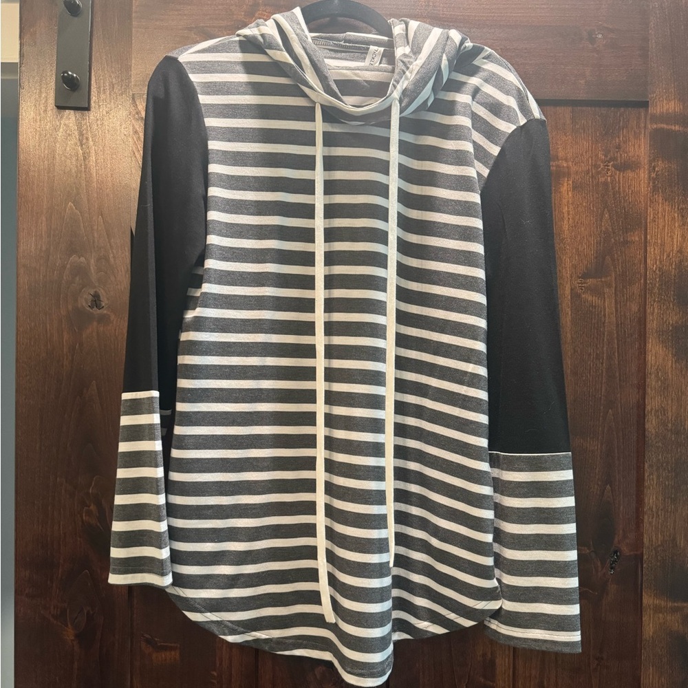 LIKE NEW Hooded Pullover